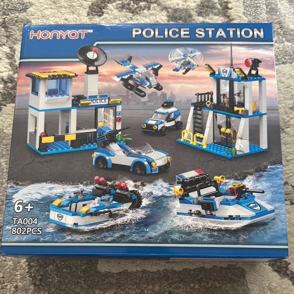 Brand New Police Station Building Set kids toys games 6+ 802PCS birthday gift